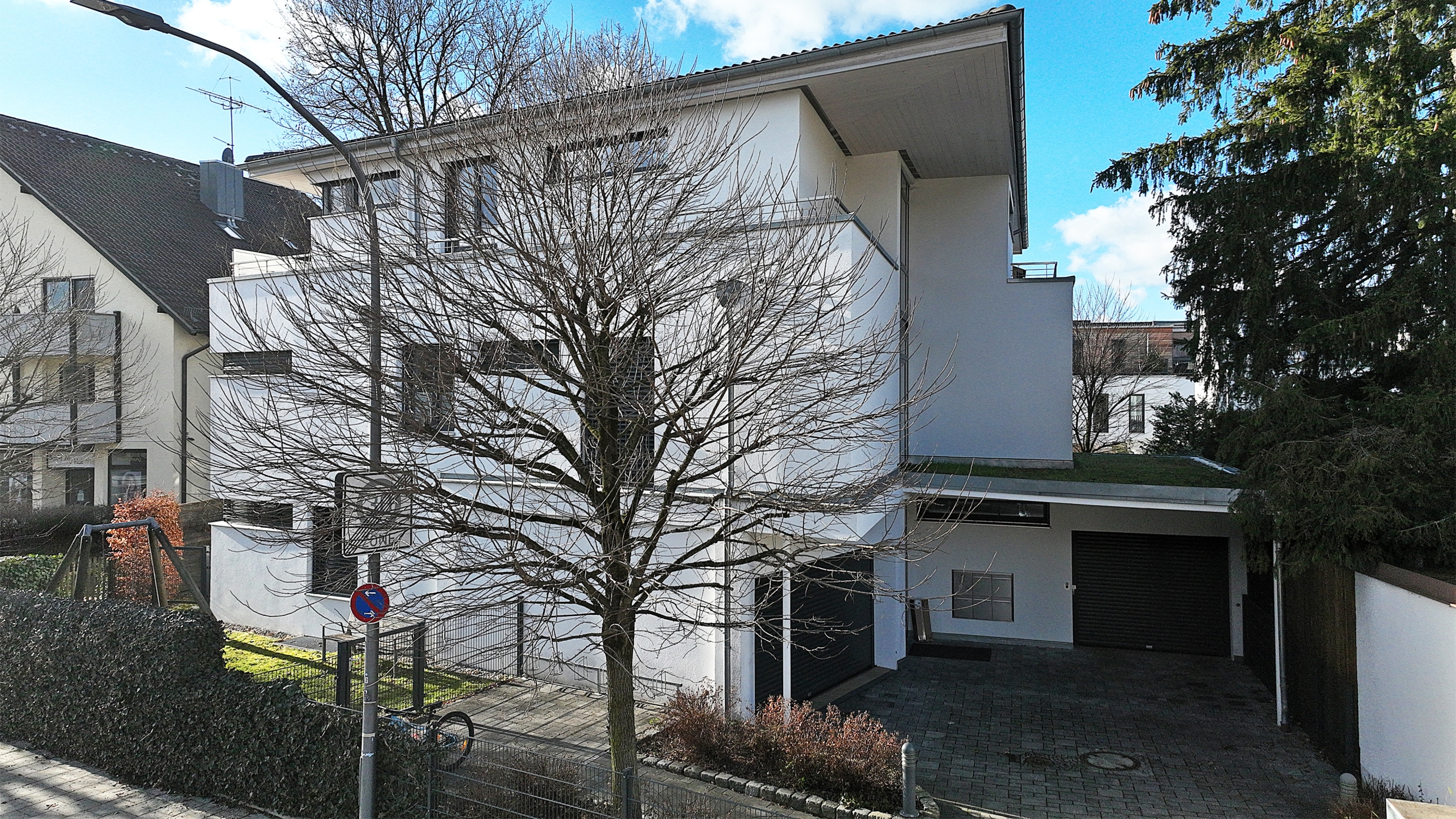 Zufahrt  Wohnhaus und Eingang
