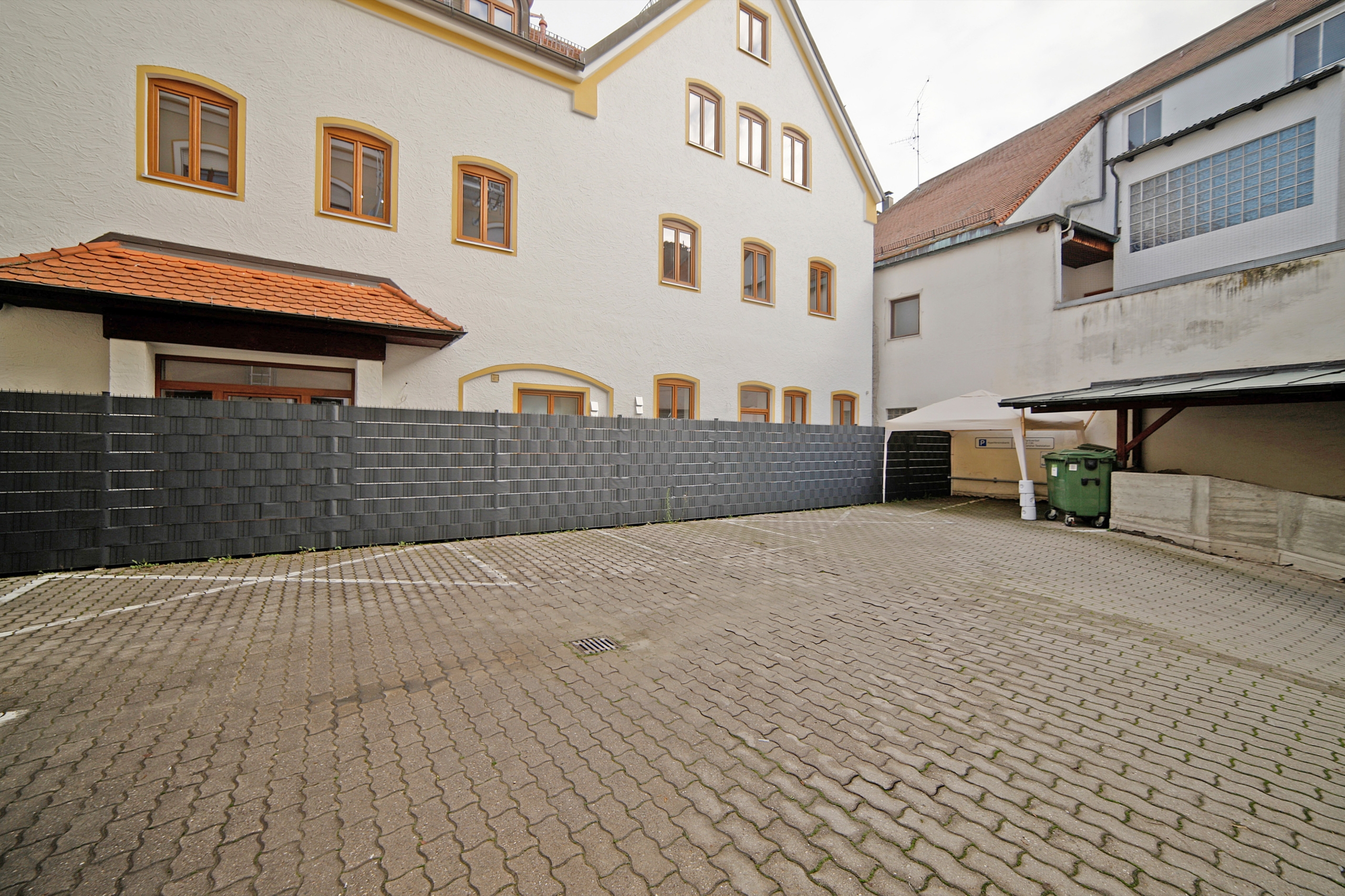Außenansicht Innenhof Terrassen EG Lofts