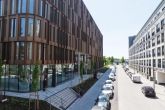 ALSAOL Immobilien: Extravagantes urbanes Apartment mit beheiztem Wintergarten in Toplage Bogenhausen - großer EDEKA direkt gegenüber