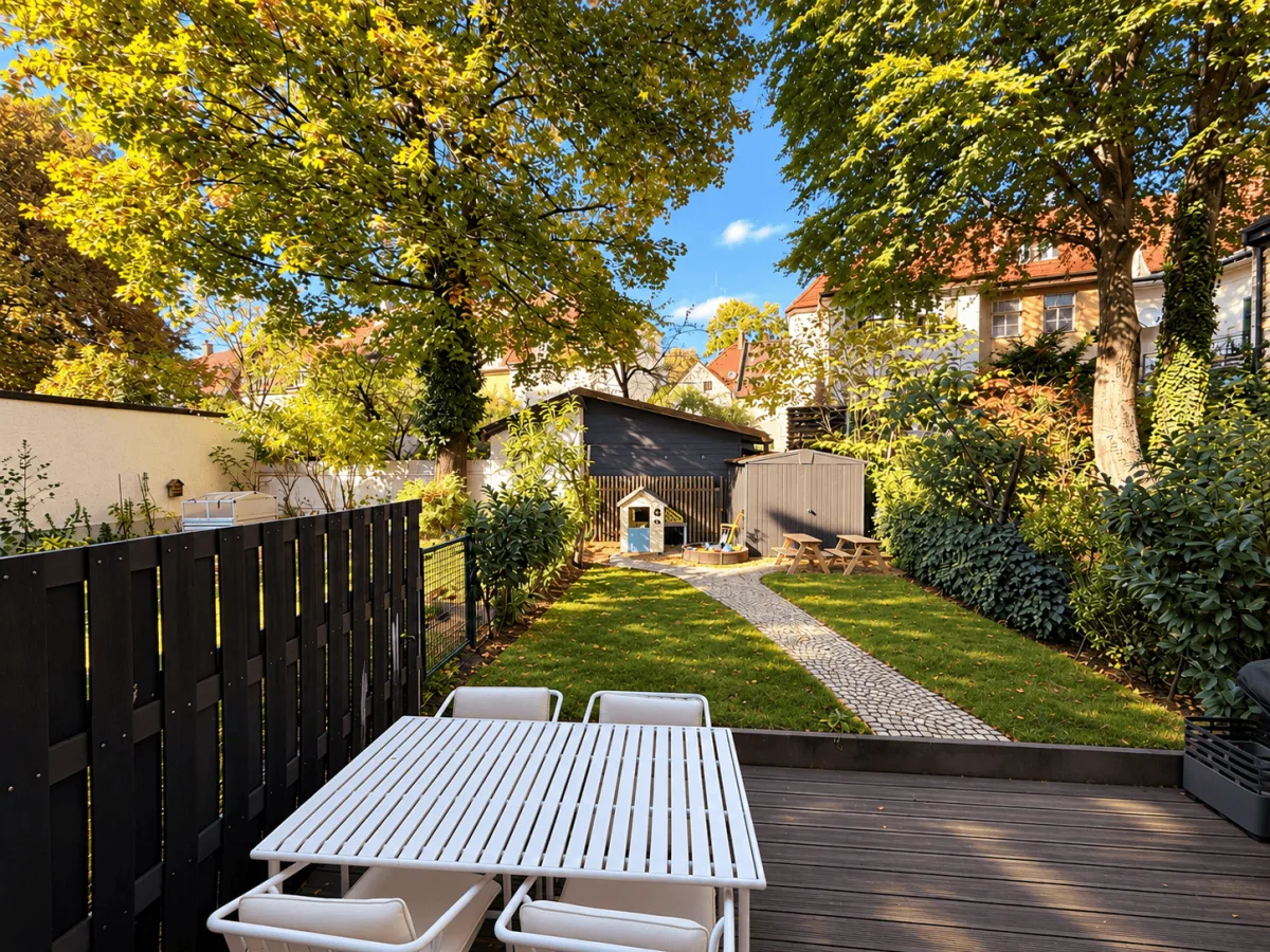 Garten mit Terrasse
