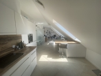 Neuwertige, edle 2-Zimmer-Dachgeschosswohnung mit Süd-West-Terrasse in Olching - Neu-Esting - Küche-Wohnen