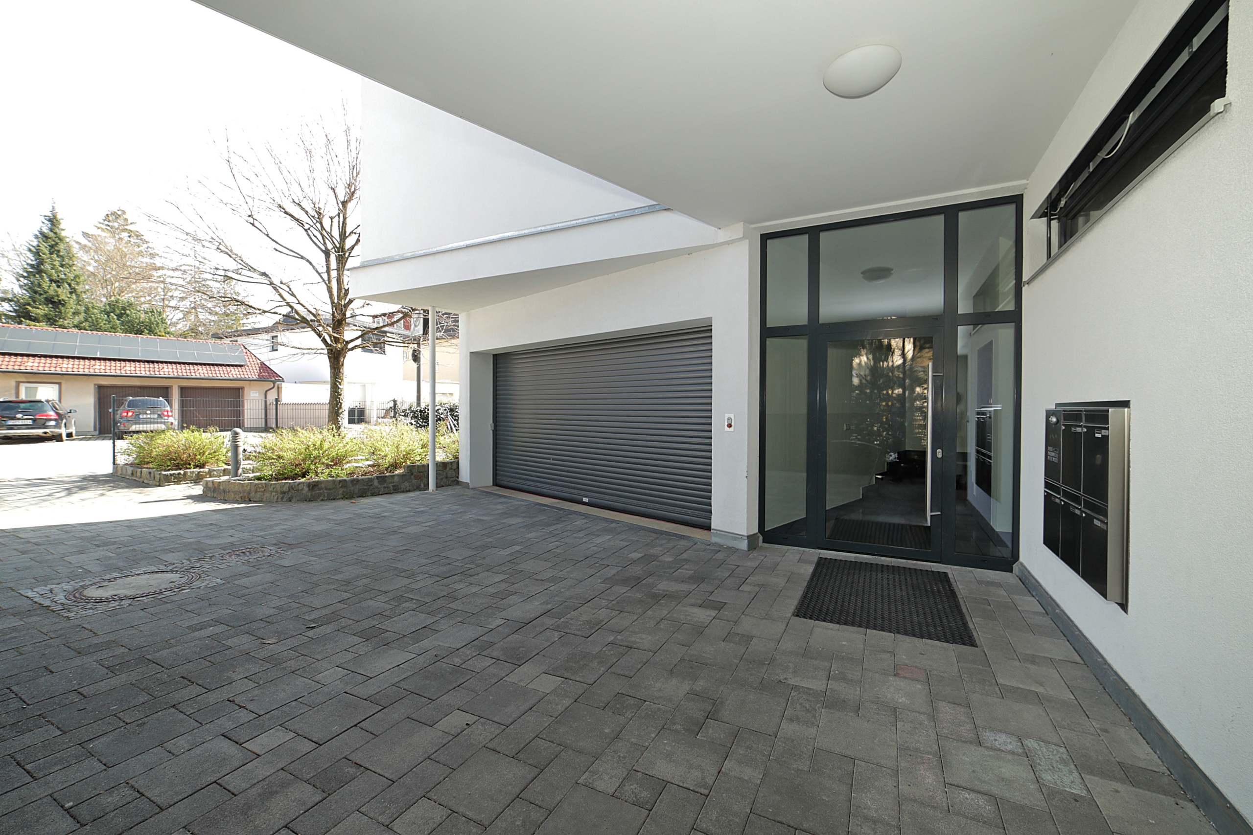 Wohnhaus mit Duplexparkern