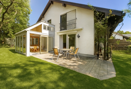 Wintergarten mit Zugang zur Südterrasse