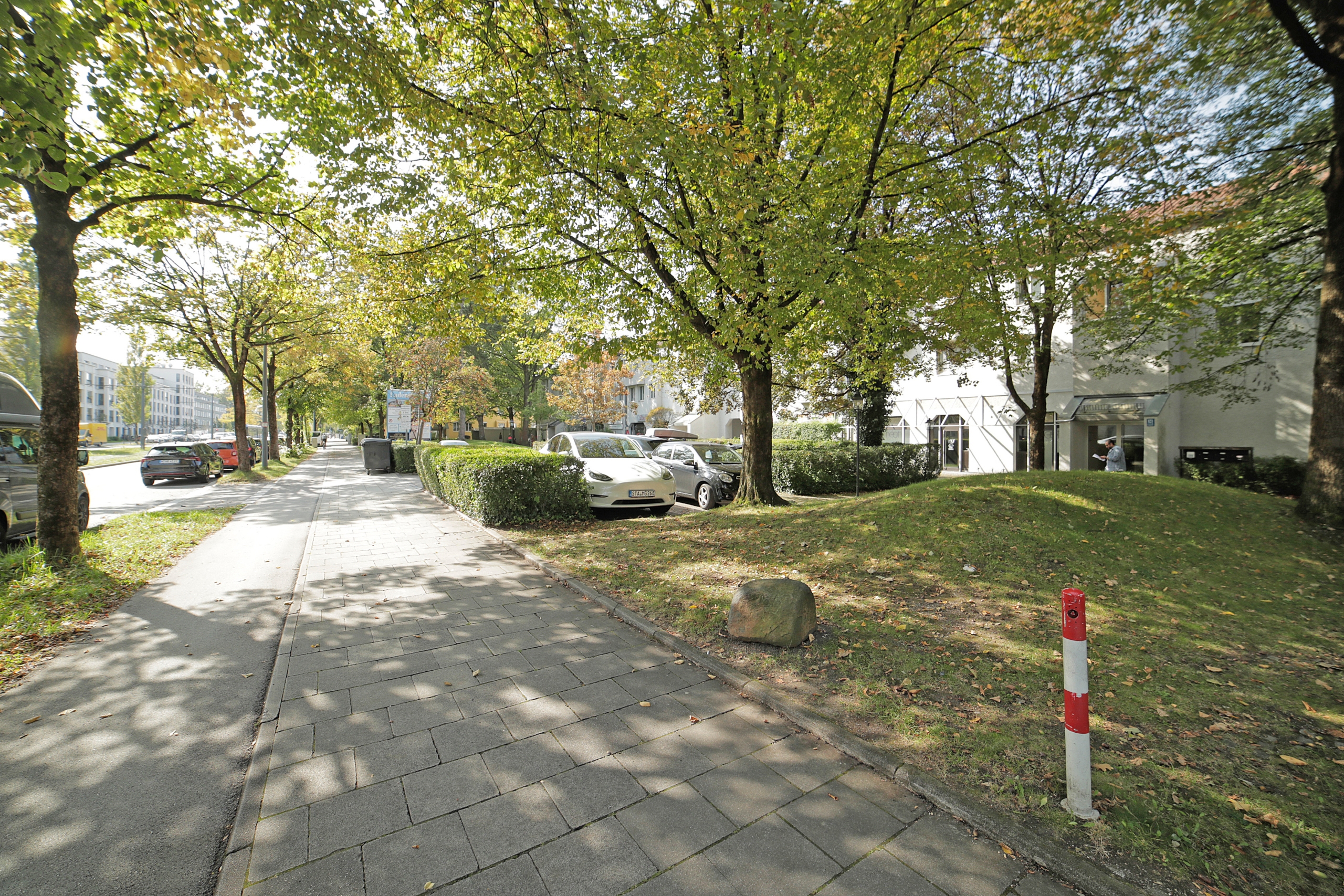 Zugang Gewerbe von der Cosimastrasse