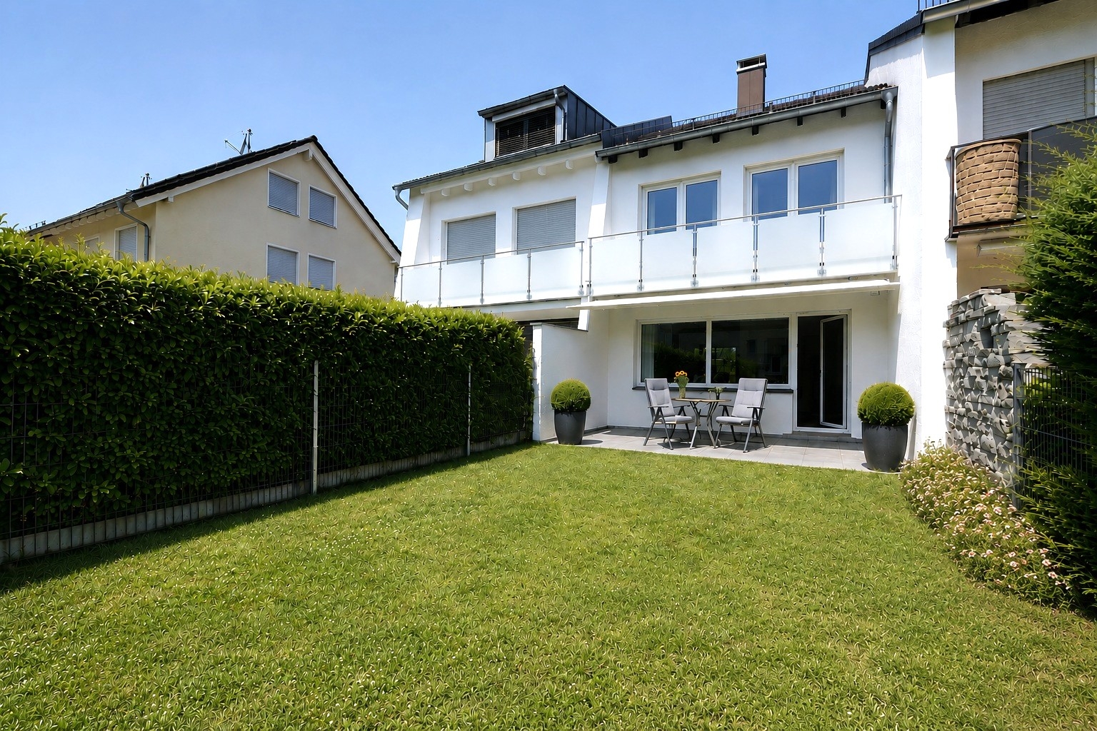 Hausansicht Garten