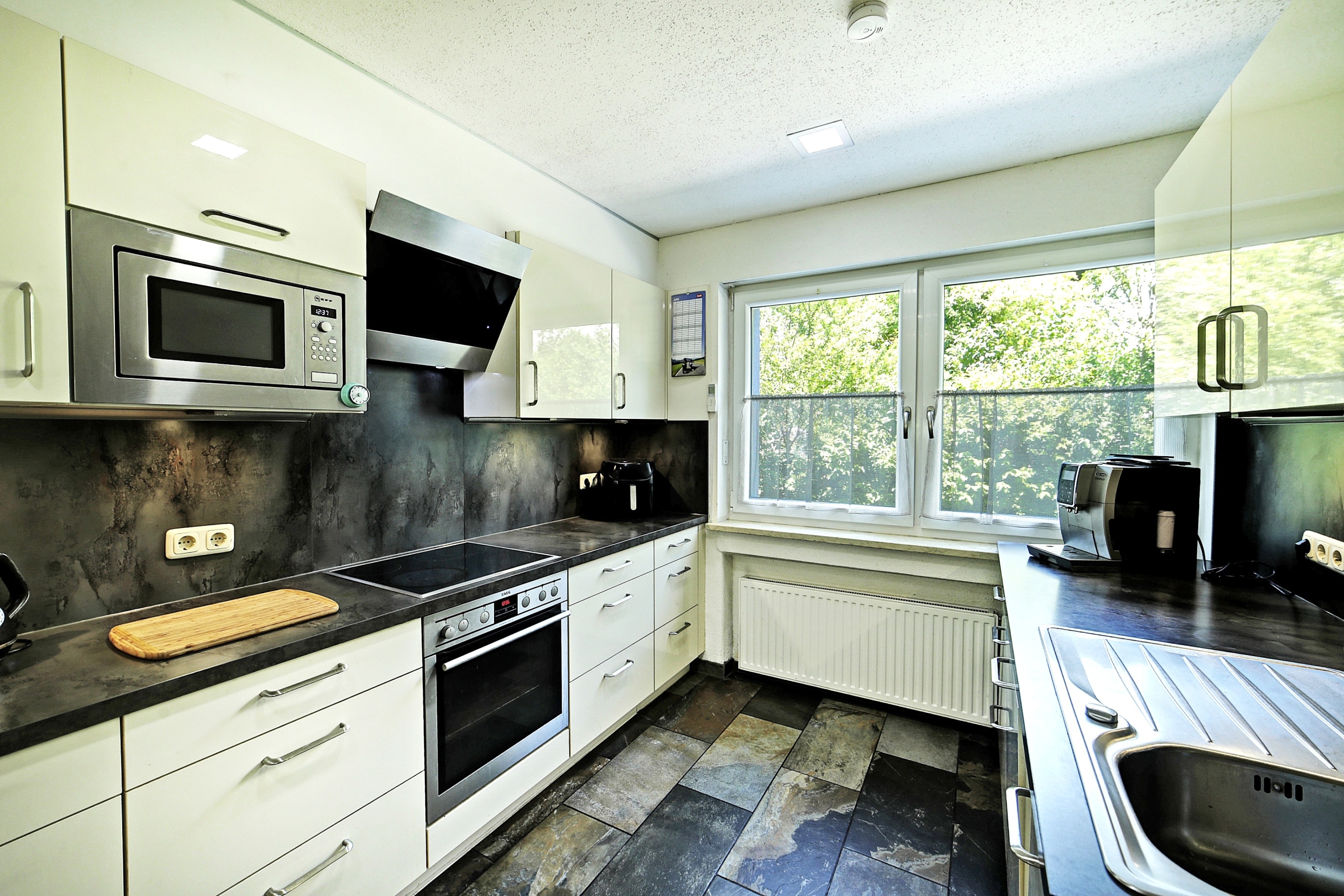 moderne gepflegte EBK