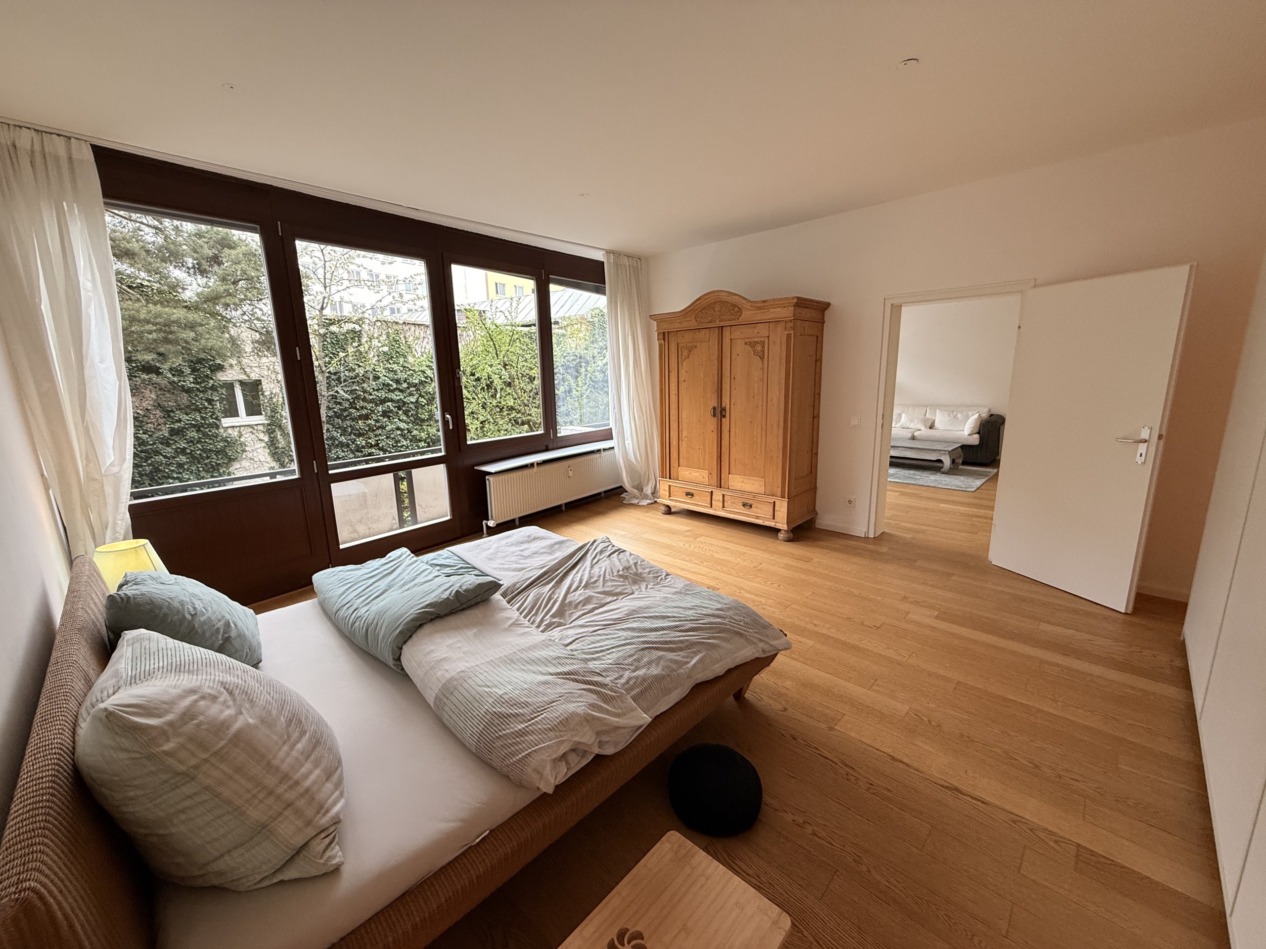 Schlafzimmer mit Westbalkon