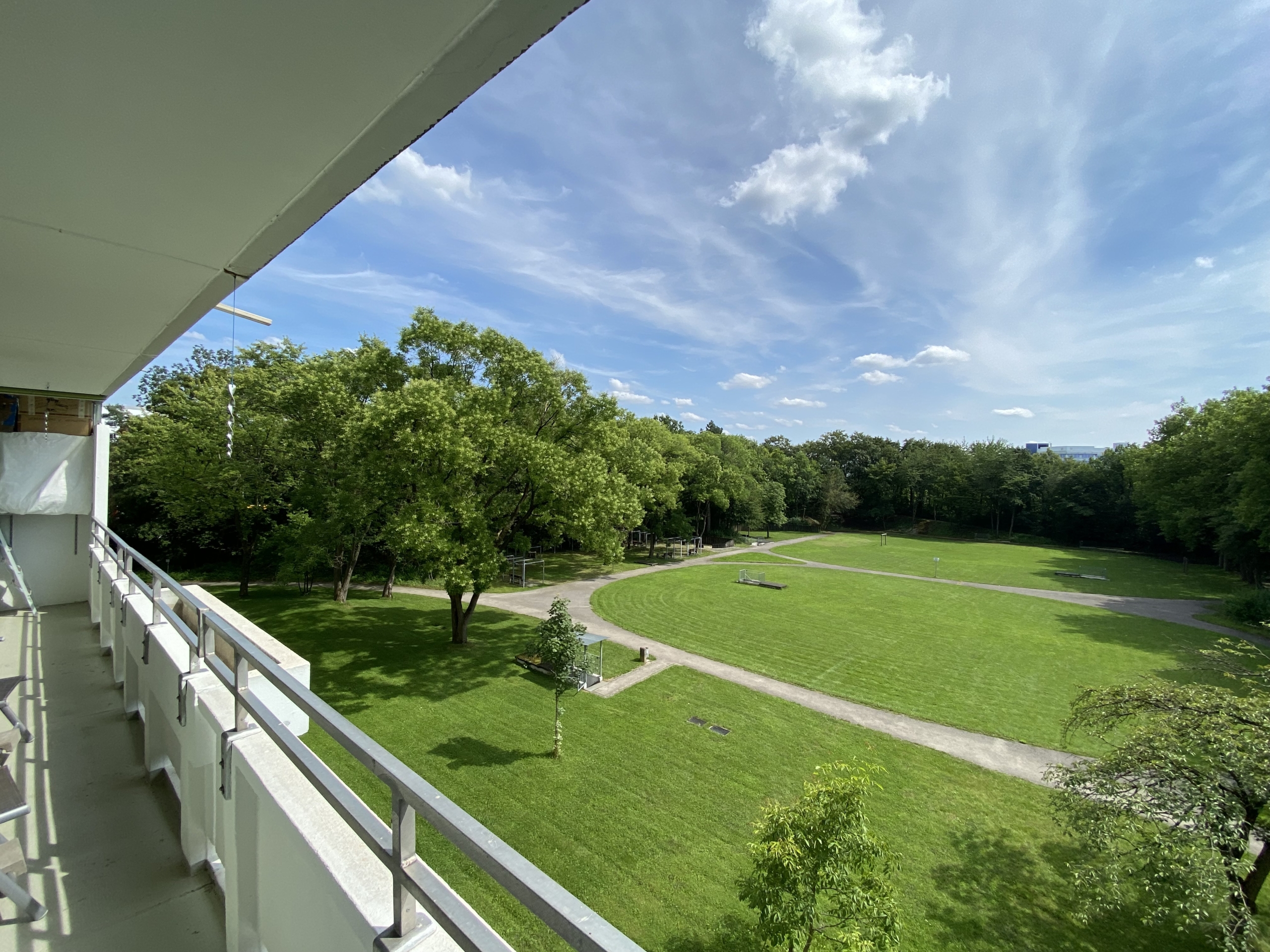 Balkon mit Blick ins Grüne