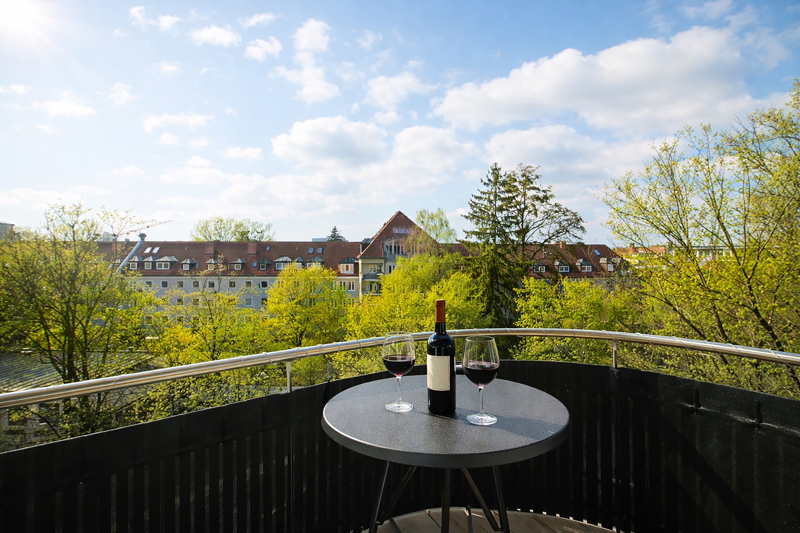 Blick Balkon in den Innenhof