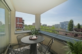 Sehr gepflegte, sonnige 3 Zimmerwohnung in grüner ruhiger Lage mit Süd u.Westbalkon in Milbertshofen - Balkon West