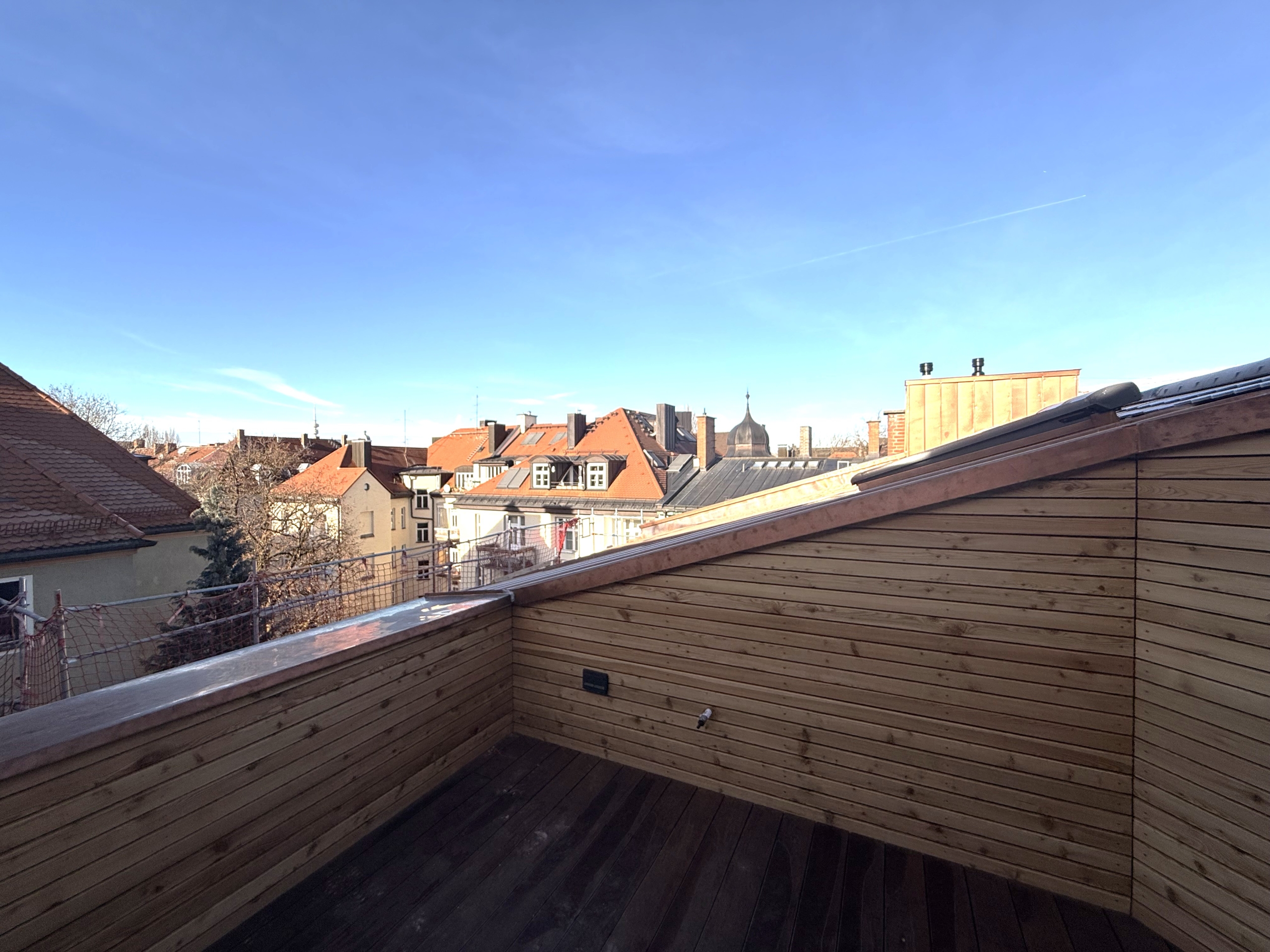 DT toller Blick über die Dächer
