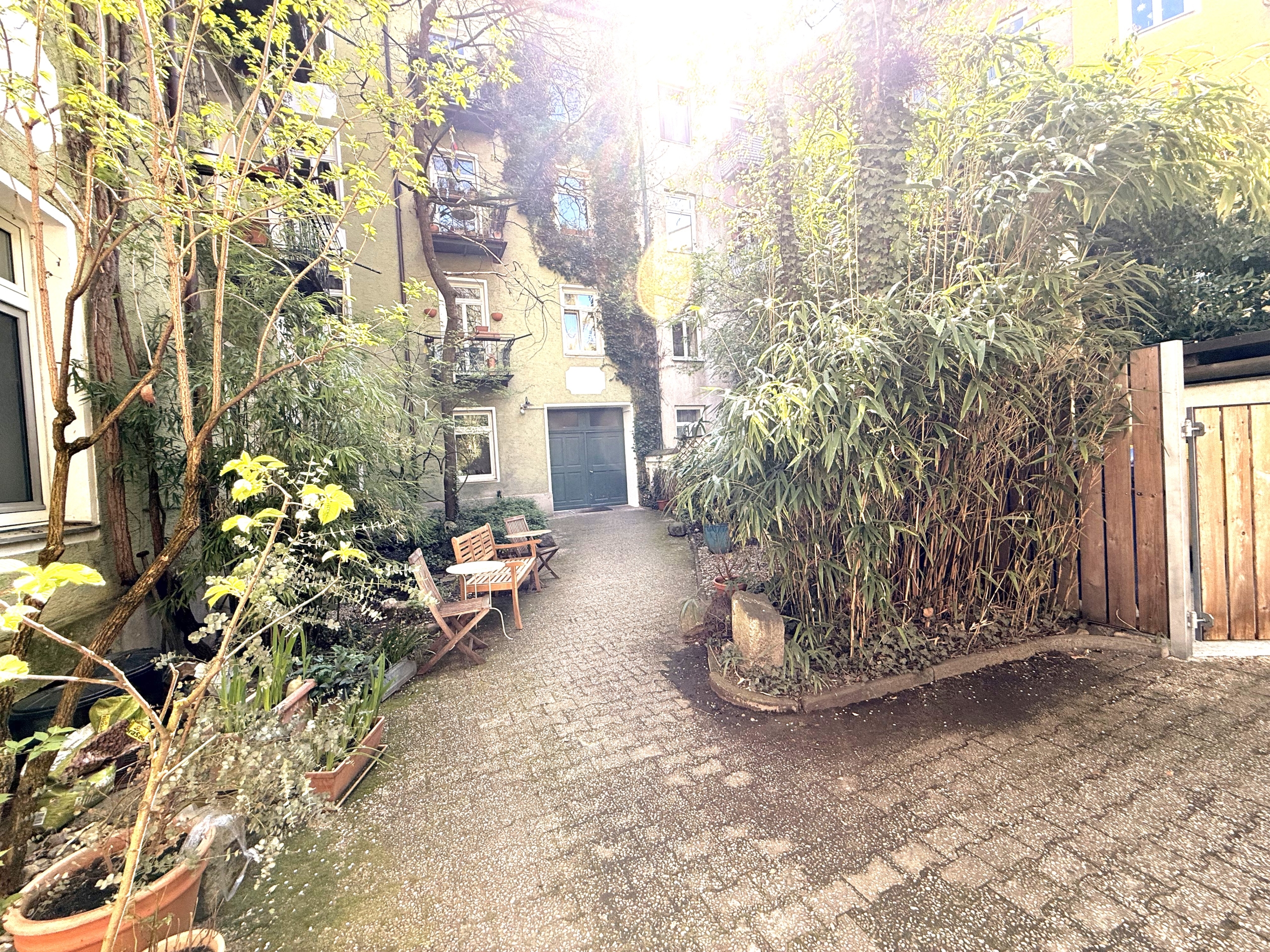 Idyllischer Schwabinger Innenhof