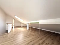 Dachgeschoss-Studio mit Stauraum
