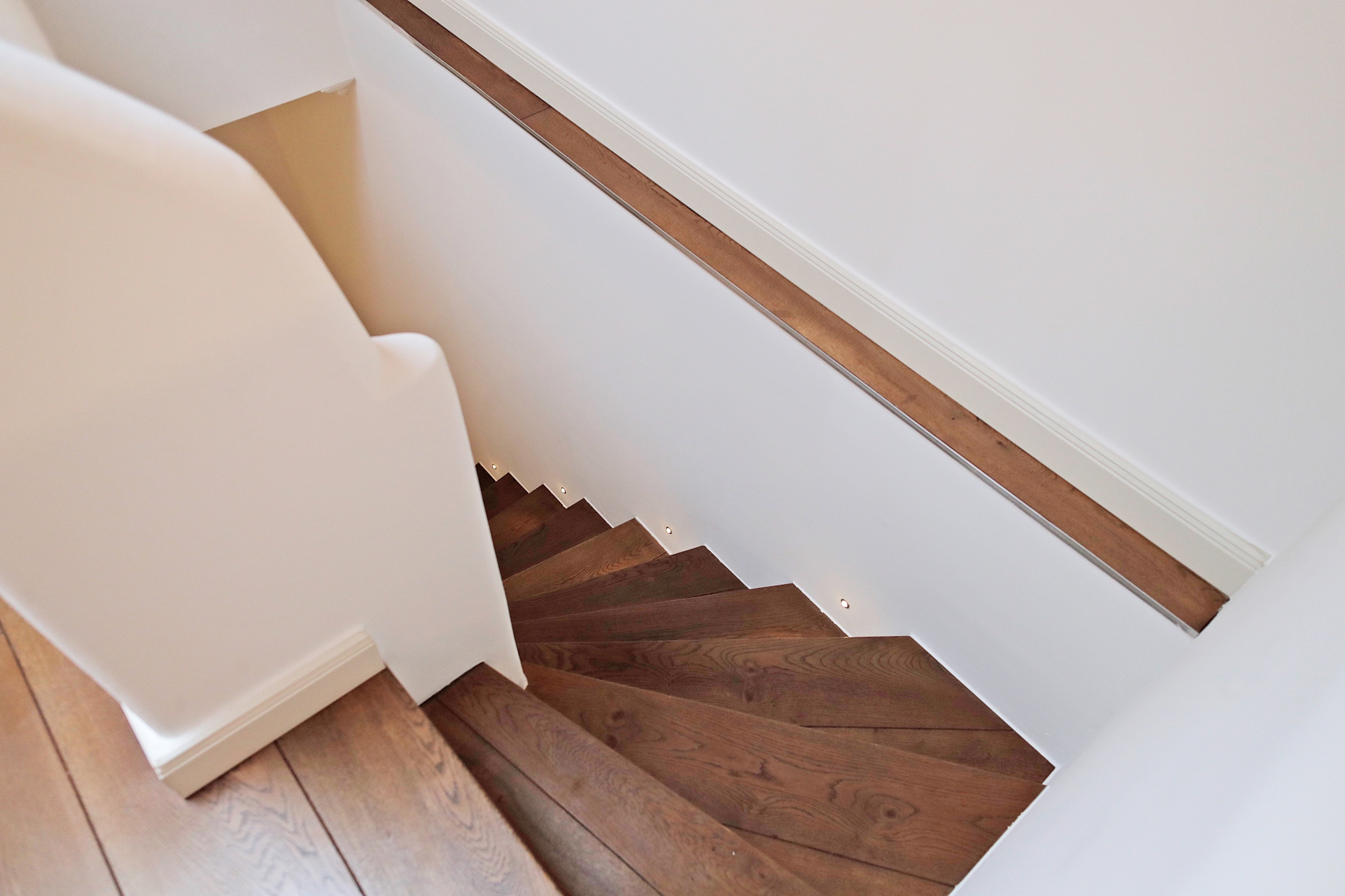 edle gemauerte Treppe mit Eichenbelag