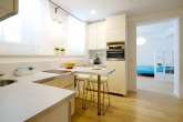 Großzügiges 2 Zimmer Souterrain-Studio in herrschaftlichem Stilaltbau in bester Lage Schwabing! - moderne Einbauküche