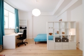 Großzügiges 2 Zimmer Souterrain-Studio in herrschaftlichem Stilaltbau in bester Lage Schwabing! - heller Arbeitsbereich
