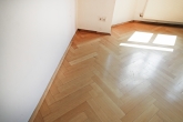 Wo Schwabing am"schwabingsten"ist-3 Zimmer-Stilaltbauwohnung m.Wohnküche-Traumlage am Elisabethmarkt - Fischgrätparkett Eiche