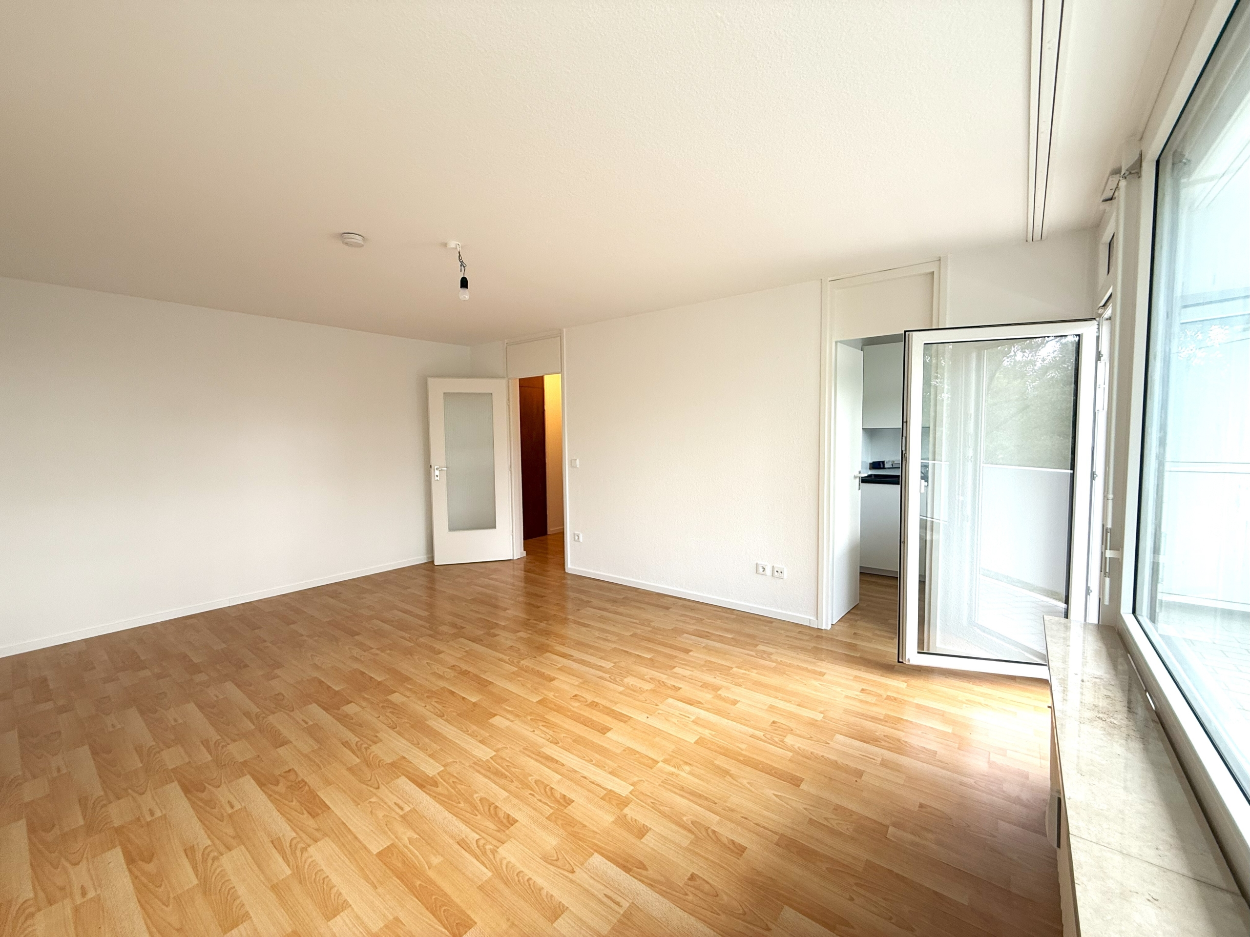 Apartment mit Küche und Flur