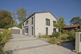 Exklusives freistehendes Einfamilienhaus in Meiling am Wörthsee - Hauseinfahrt