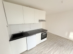 Kleines, modernisiertes Apartment mit eigenem Garten - Nähe Korbinianplatz in Milbertshofen - Küche