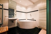Besondere Maisonette-DG-Wohnung mit Dachterrasse in 1A Innenstadtlage - Glockenbachviertel - Bad mit WC und Dusche 1. DG