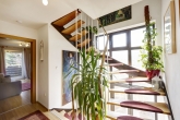 Großzügige DHH mit idyllischem, sonnigen Garten+Südterrasse in sehr guter, ruhiger Lage in Germering - Treppe zum DG