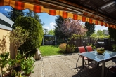 Großzügige DHH mit idyllischem, sonnigen Garten+Südterrasse in sehr guter, ruhiger Lage in Germering - Terasse + Blick in den Garten