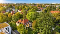 grüne, ruhige gehobene Nachbarschaft