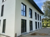 NEUBAU-ERSTBEZUG: außergewöhnliches, modernes Reihenmittelhaus mit 7 Zimmern in Starnberg-Percha - Hausansicht