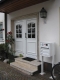 Sonnige, gut geschnittene 3 Zimmer-Gartenwohnung mit traumhaftem Süd/West Garten in Unterschleißheim - Hauseingang