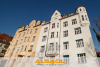 ALSAOL Immobilien: Stylische 3-Zimmer-Jugendstilwohnung in Bestlage Schwabing! - Hausansicht mit Logo
