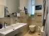 ALSAOL Immobilien: Stylische 3-Zimmer-Jugendstilwohnung in Bestlage Schwabing! - Bad mit Wanne und Regendusche